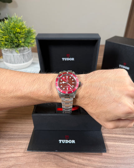 TUDOR BLACK BAY - ROJO