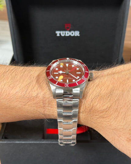 TUDOR BLACK BAY - ROJO