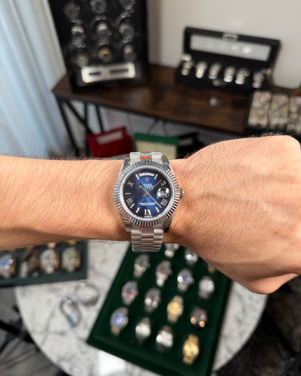 ROLEX DAY DATE PLATEADO - FONDO AZUL