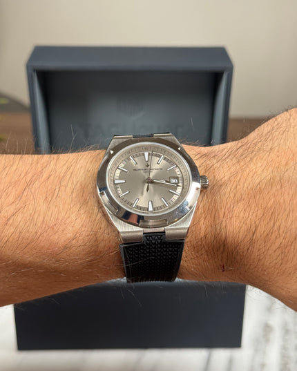 VACHERON CONSTANTIN OVERSEAS PLATEADO CAUCHO