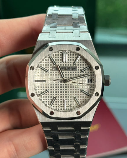 AUDEMARS PIGUET ROYAL OAK SUIZO - FONDO BLANCO