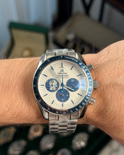 OMEGA SPEEDMASTER SILVER SNOOPY AWARD