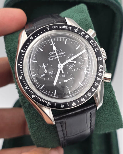 OMEGA SPEEDMASTER MOONWATCH PROFESSIONAL - ACERO CON EXTENSIBLE PIEL
