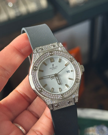 HUBLOT CLASSIC FUSION DAMA - DIAMANTES FONDO BLANCO