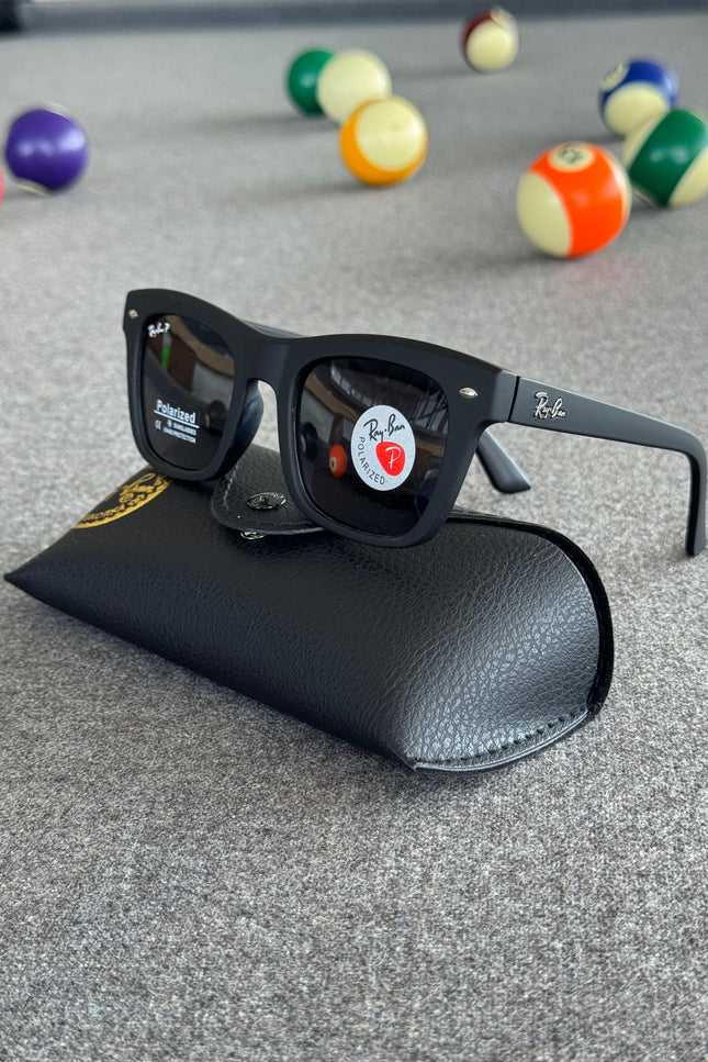 RAY-BAN WAYFARER CLASSIC