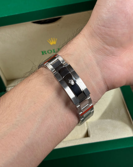 ROLEX DATEJUST PLATEADO - FONDO VERDE BISEL ESTRIADO