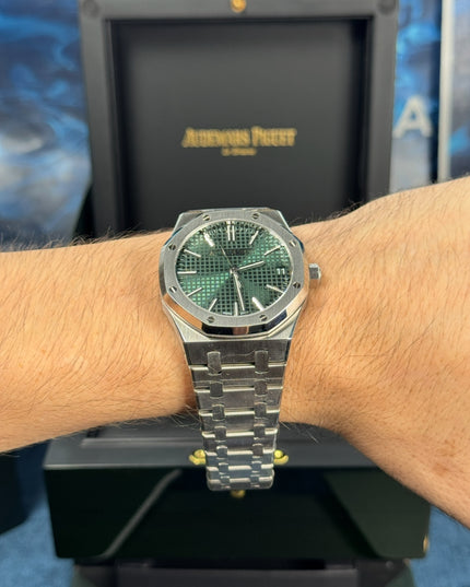 AUDEMARS PIGUET ROYAL OAK SUIZO - FONDO VERDE