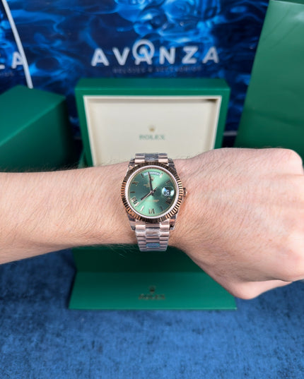 ROLEX DAY-DATE 40 SUIZO - ROSE GOLD FONDO VERDE