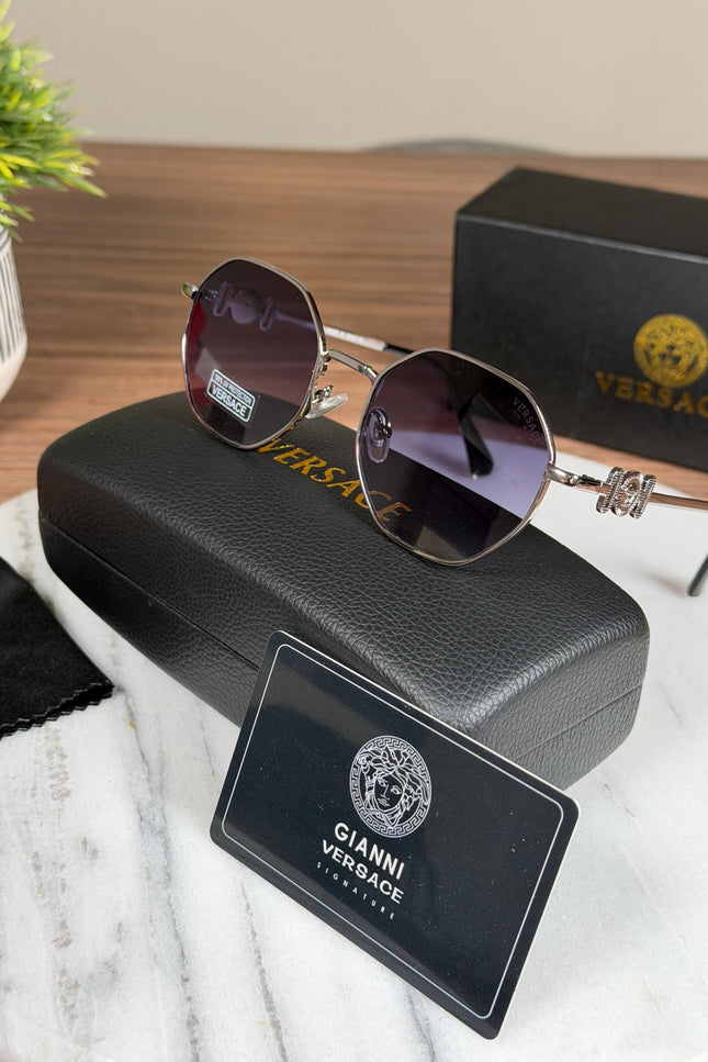 VERSACE