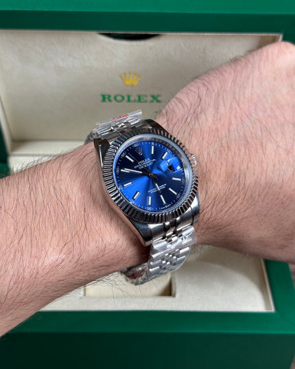 ROLEX DATEJUST PLATEADO - FONDO AZUL