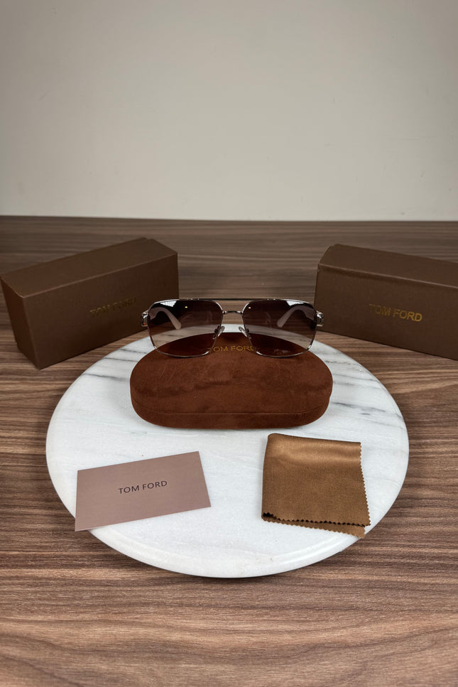 TOM FORD
