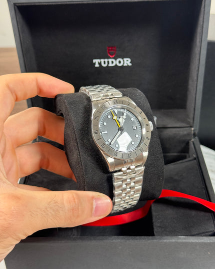 TUDOR BLACK BAY PRO