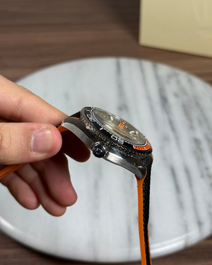 OMEGA SEAMASTER PLANET OCEAN 600M - NEGRO CON NARANJA