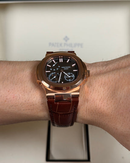 PATEK PHILIPPE NAUTILUS MOON PHASE ROSE GOLD CORREA PIEL CAFÉ