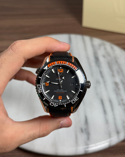 OMEGA SEAMASTER PLANET OCEAN 600M - NEGRO CON NARANJA