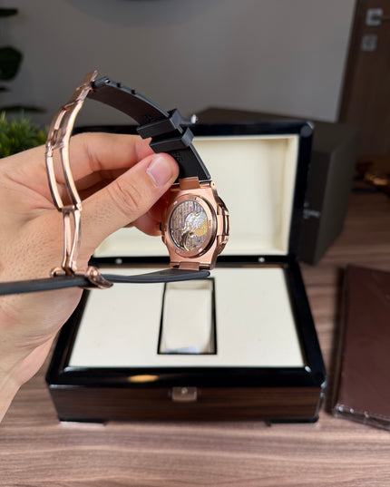 PATEK PHILIPPE NAUTILUS MOON PHASE ROSE GOLD CORREA CAUCHO