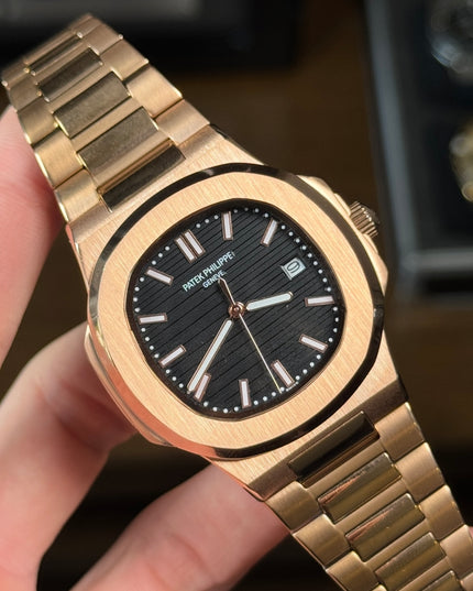 PATEK PHILIPPE NAUTILUS ROSE GOLD - FONDO NEGRO