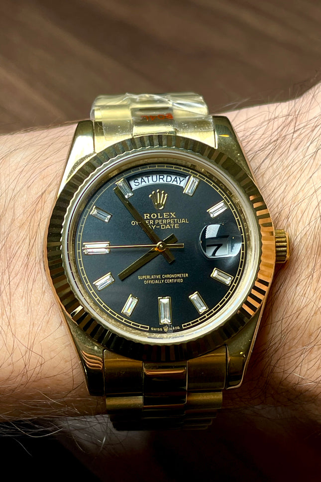 ROLEX DAY DATE DORADO - FONDO NEGRO