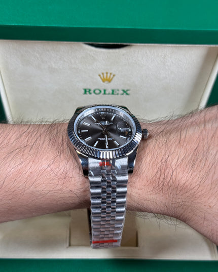 ROLEX DATEJUST PLATEADO - FONDO GRIS