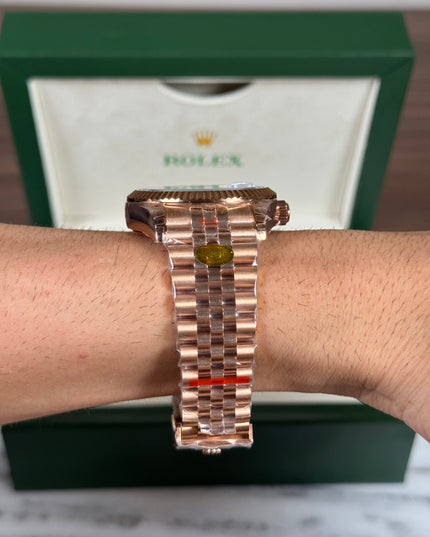 ROLEX SKY-DWELLER ROSE GOLD SUIZO - FONDO AZUL