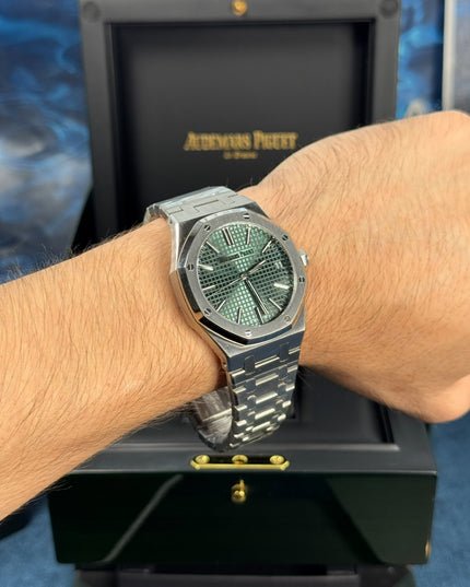 AUDEMARS PIGUET ROYAL OAK SUIZO - FONDO VERDE
