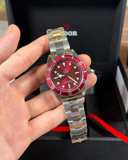 TUDOR BLACK BAY - ROJO