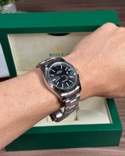 ROLEX DATEJUST PLATEADO - FONDO NEGRO OYSTER