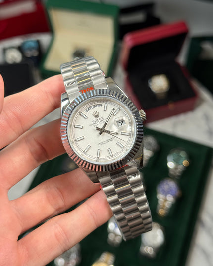 ROLEX DAY DATE PLATEADO - FONDO BLANCO