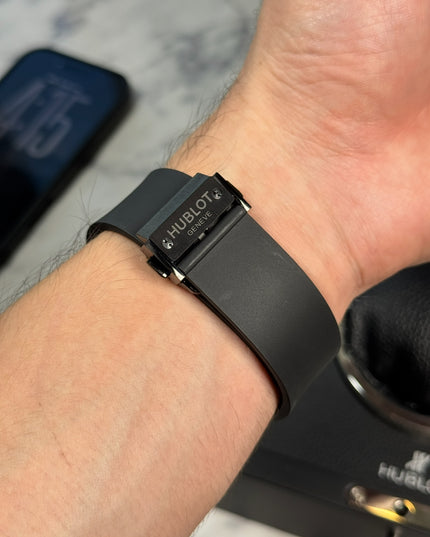 HUBLOT BIG BANG ALL CARBON