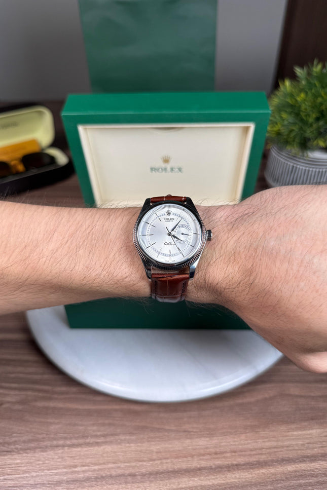 ROLEX CELLINI DATE - PLATEADO CAFÉ FONDO BLANCO
