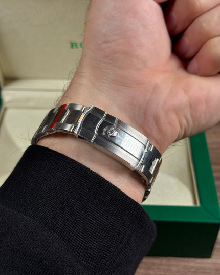 ROLEX DATEJUST PLATEADO - FONDO AZUL CLARO