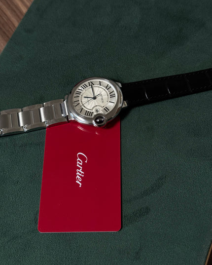 CARTIER BALLON BLEU SUIZO DOBLE EXTENSIBLE - FONDO BLANCO