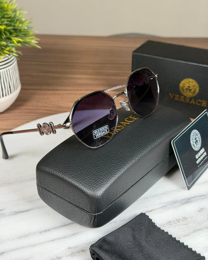 VERSACE