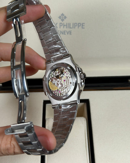 PATEK PHILIPPE NAUTILUS MOON PHASE PLATEADO FONDO PLATA