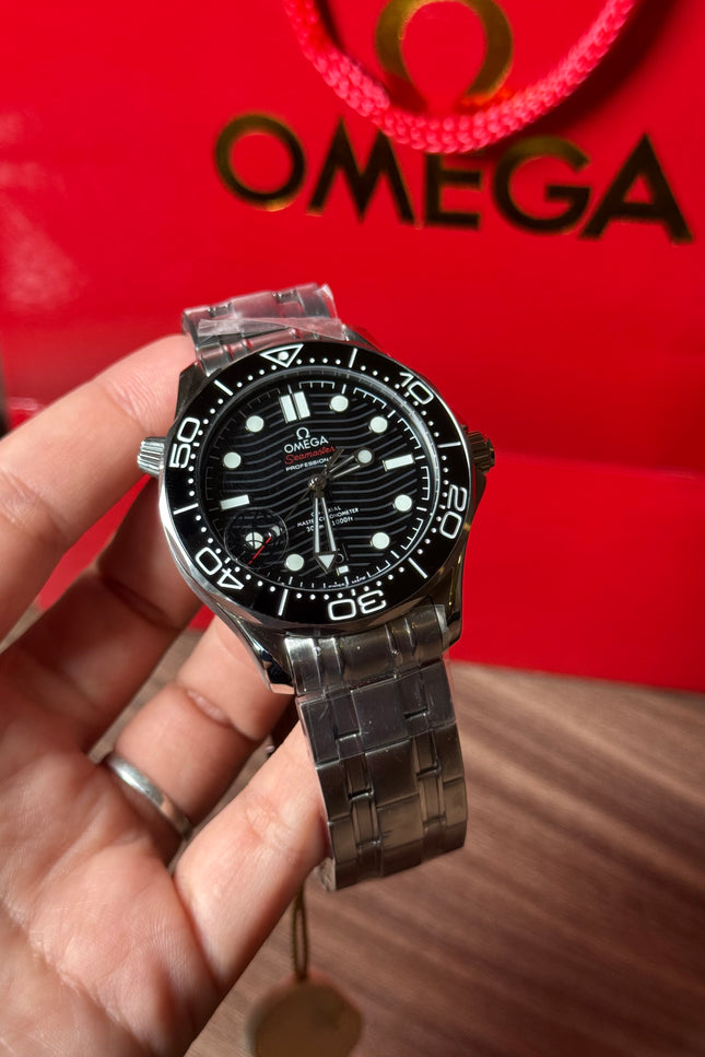OMEGA SEAMASTER DRIVER 300M AUTOMÁTICO - FONDO NEGRO SUIZO