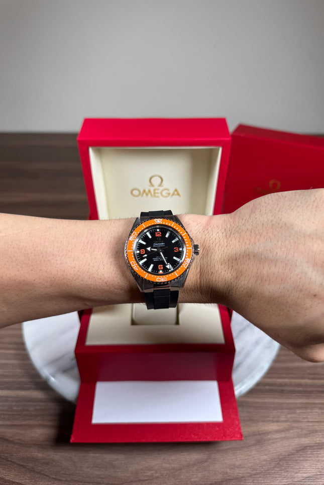 OMEGA SEAMASTER PLANET OCEAN 600M - NEGRO/NARANJA