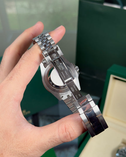 ROLEX GMT BRUCE WAYNE JUBILEE SEMI SUIZO