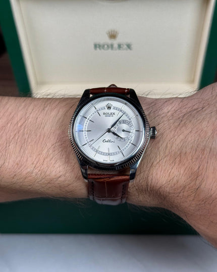 ROLEX CELLINI DATE - PLATEADO CAFÉ FONDO BLANCO