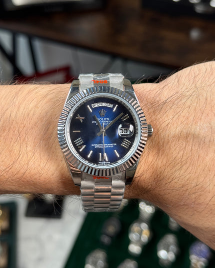 ROLEX DAY DATE PLATEADO - FONDO AZUL