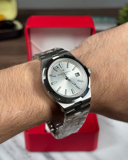 VACHERON CONSTANTIN OVERSEAS - FONDO PLATEADO