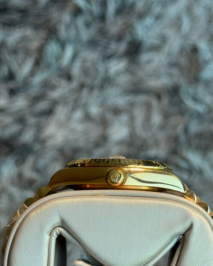 ROLEX DAY DATE II 41mm - BLACK ROMAN DIAL & BEZEM, YELLOW GOLD PRESIDENT BRAZALET