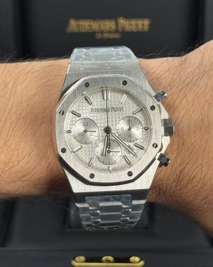 AUDEMARS PIGUET ROYAL OAK CRONÓGRAFO SUIZO - FONDO BLANCO