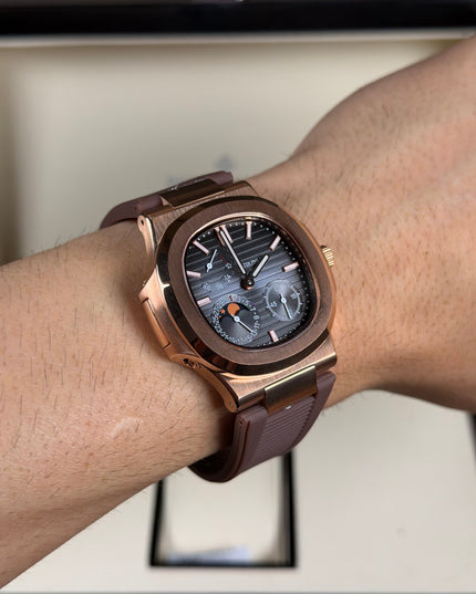 PATEK PHILIPPE NAUTILUS MOON PHASE ROSE GOLD CORREA CAUCHO CAFÉ