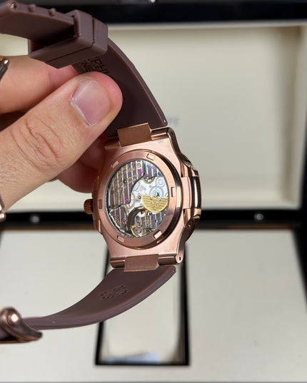 PATEK PHILIPPE NAUTILUS MOON PHASE ROSE GOLD CORREA CAUCHO CAFÉ