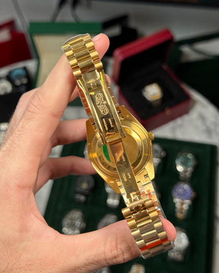 ROLEX DAY DATE DORADO - FONDO VERDE