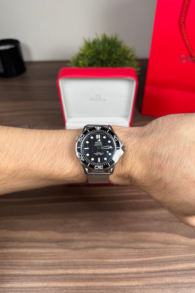 OMEGA SEAMASTER DIVER 300M - ACERO CON NEGRO