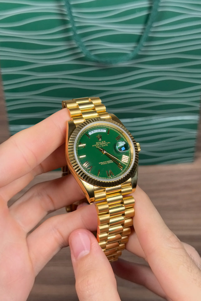 ROLEX DAY-DATE SUIZO - DORADO FONDO VERDE