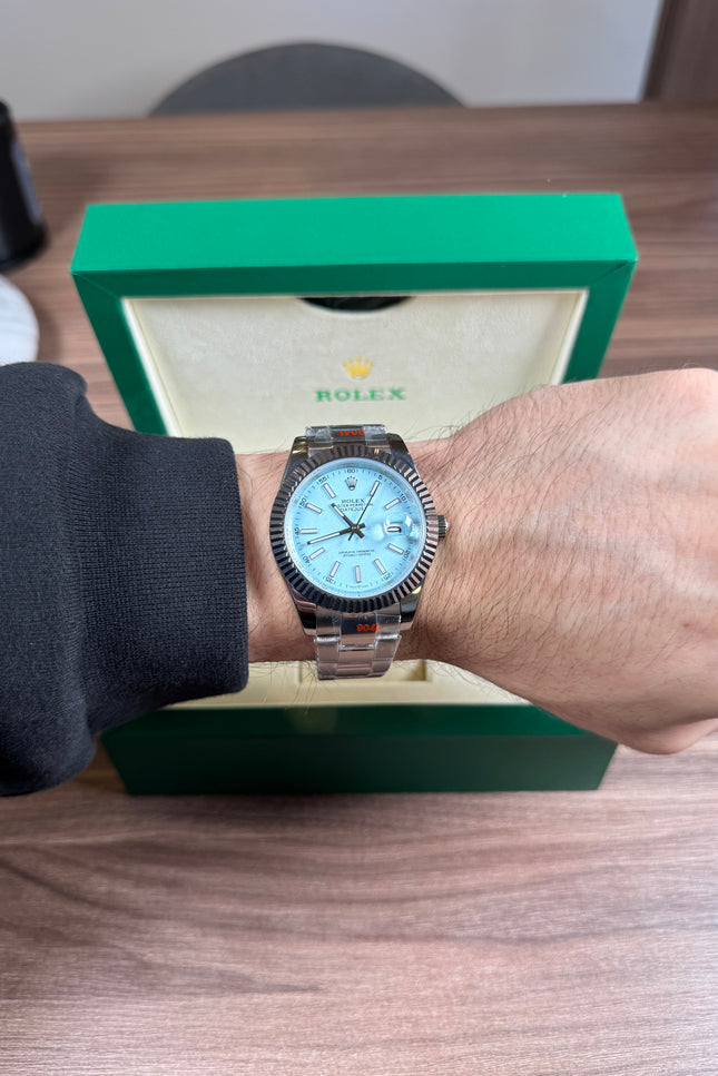 ROLEX DATEJUST PLATEADO - FONDO AZUL CLARO