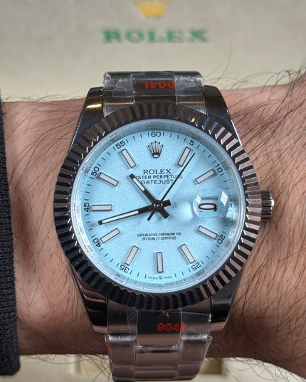 ROLEX DATEJUST PLATEADO - FONDO AZUL CLARO