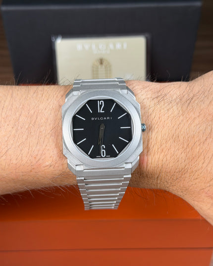 BVLGARI OCTO FINISSIMO - PLATA FONDO NEGRO
